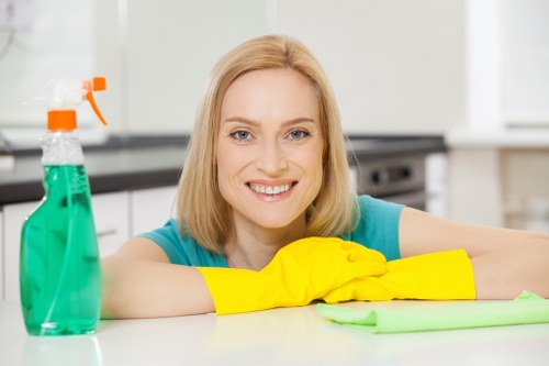 Professional move out cleaning service for W8 flats and homes