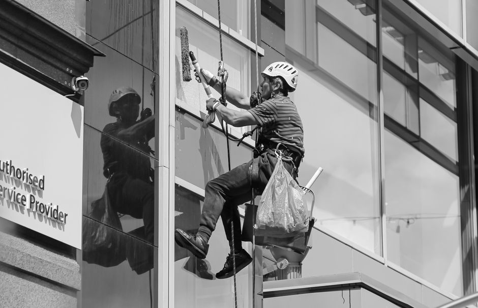 Common problems with access for Holland Park cleaning jobs